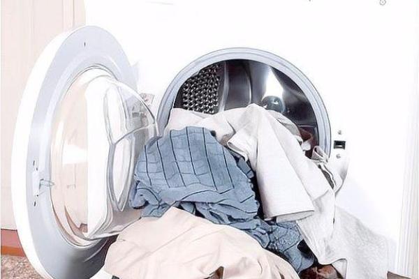 初一可以洗衣服么